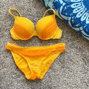 Hobie crochet bikini set.